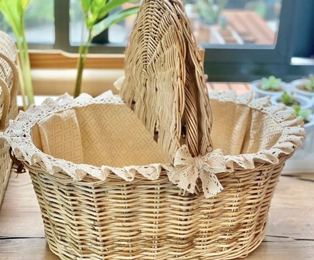 タイ 籐のかご細工の楕円形の編組口2つの側面があります。 Leelyn - Pinkoi