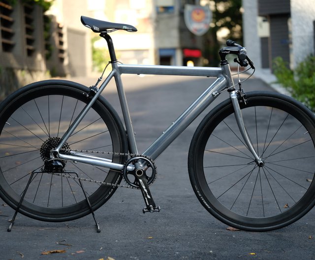 台湾 /// 台湾製 1インチアルミフレーム 700c フラット溶接フル