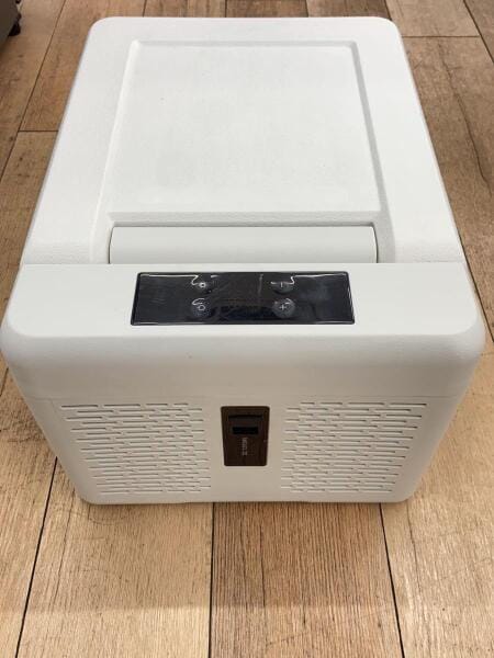 VERSOS(ベルソス) / 冷蔵庫 車載用 冷蔵冷凍庫 VS-CB009 | 中古品の