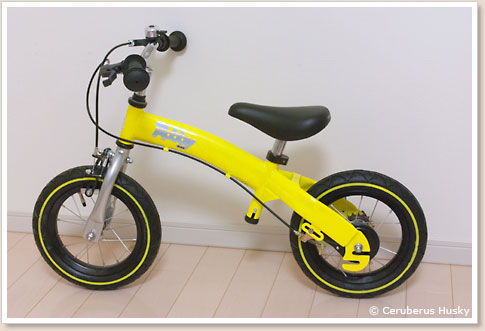 へんしんバイク 黄色 バランスバイク キックバイク へんしんバイク