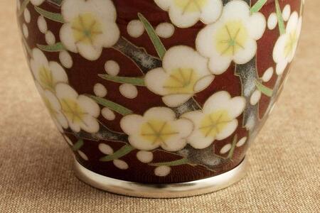 尾張七宝窯元 加藤七宝製作所】3寸玉形 赤透 梅詰花瓶 | 愛知県名古屋