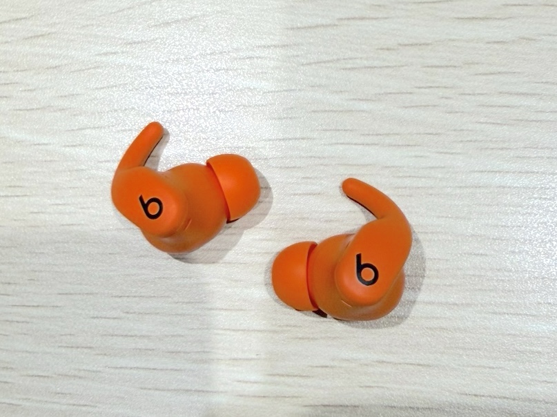 Beats新製品を徹底レビュー｜Powerbeats Fitはどんなイヤホン？｜C