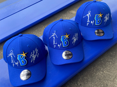 横浜DeNAベイスターズ 相川亮二監督と蝦名達夫選手の直筆サイン入り