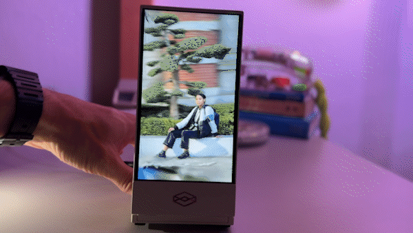 Looking Glass Go｜ポケットサイズの空間AIディスプレイ - ガジェット