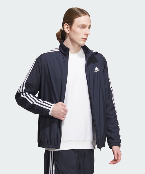 adidas（アディダス）の「スリーストライプス レギュラーフィット WIND