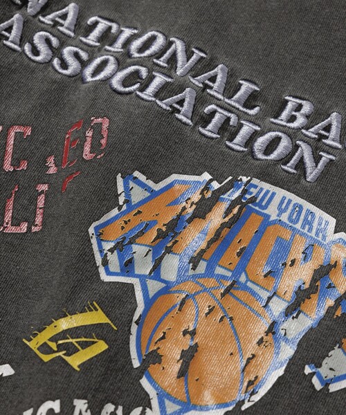 セール】NBA/エヌビーエー NBA ﾗﾝﾀﾞﾑ ﾁｰﾑ ﾊﾞｯｸﾛｺﾞTEE（Tシャツ