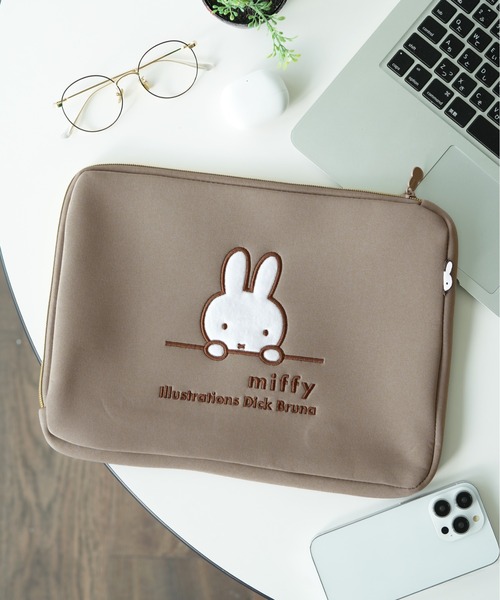 miffy/ミッフィー】 A4/14inch対応 PC/iPadケース 刺繍フラットポーチ