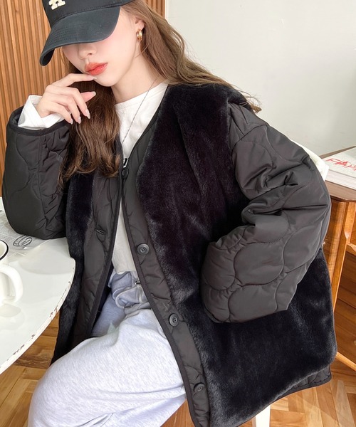 moment+（モーメントプラス）の「フェイクファーベスト付き