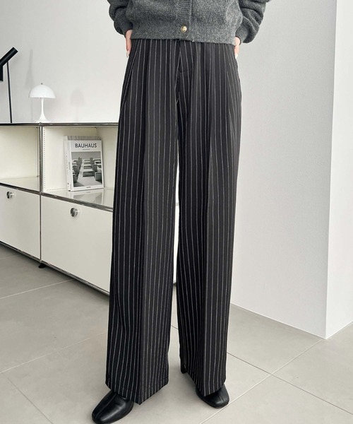 センタープレスツータックセミワイドストライプパンツ（スラックス