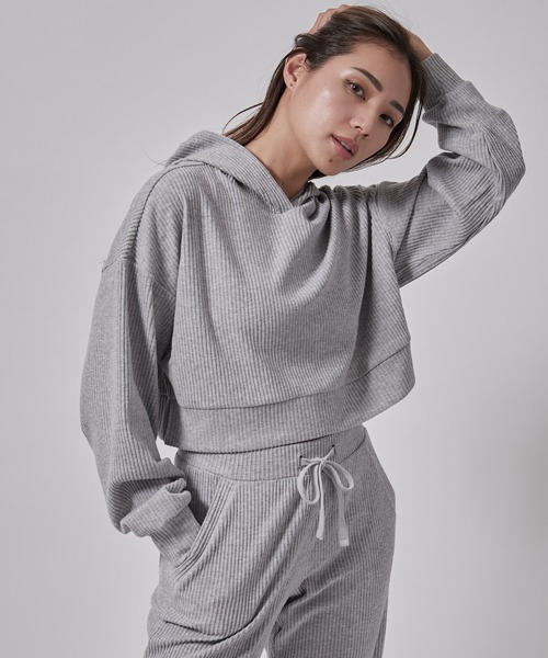 Alo Yoga（アロヨガ）の「【alo】MUSE HOODIE ミューズフーディー