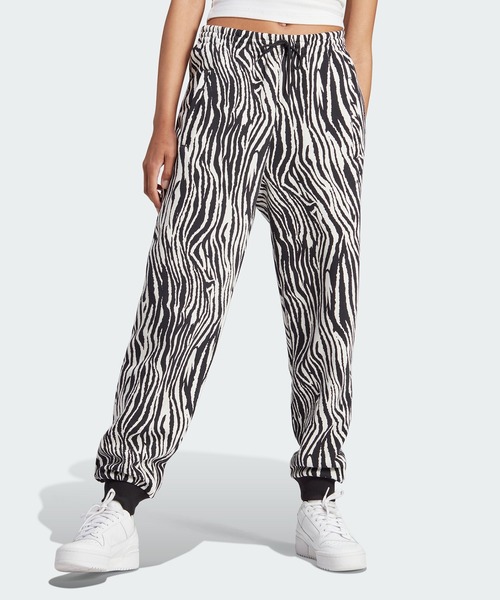 adidas（アディダス）の「総柄ゼブラ アニマルプリント エッセンシャル