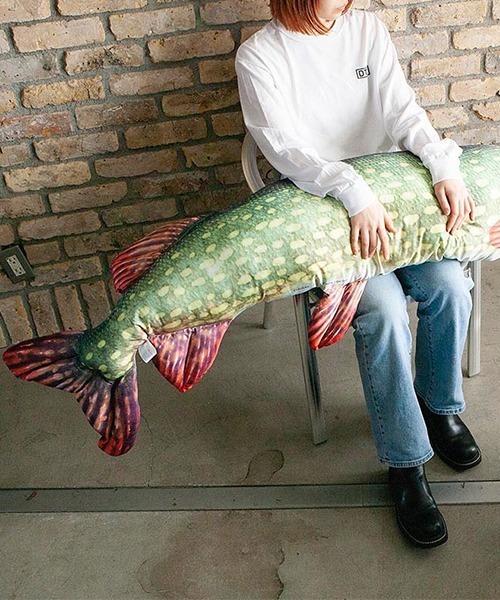 FISHES PIKE 195/魚 クッション 抱き枕（クッション/クッションカバー
