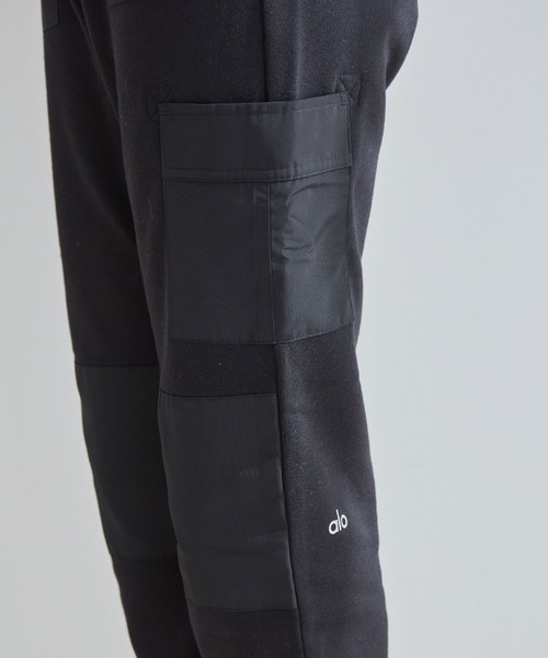 Alo Yoga（アロヨガ）の「【alo】カーゴジョガーパンツ（カーゴパンツ