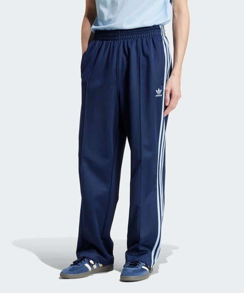 adidas（アディダス）の「アディカラー バギーフィット ファイヤー