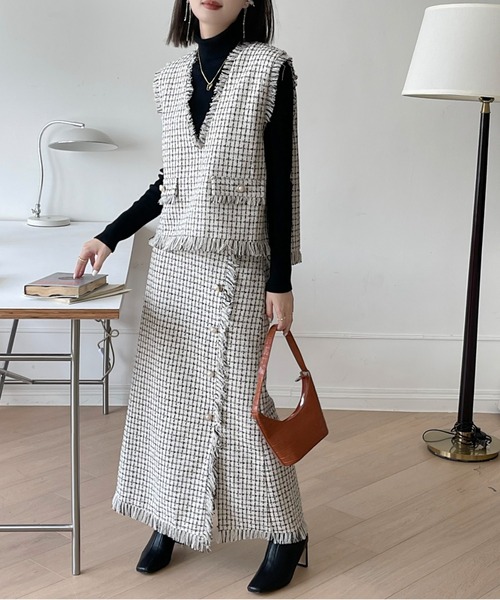 emi+（エミプラス）の「Vネックツイードベストジャケット＋サイド