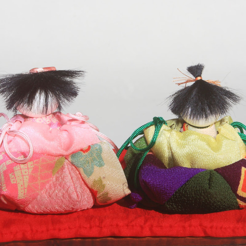 桃の節句・ひな祭り ちりめん古布『お雛様とお内裏様 』手作り雛人形 A