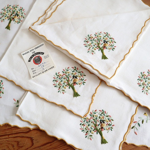 ポルトガルの手仕事/小鳥や木々のマデイラ刺繍 生地5点 (テーブル