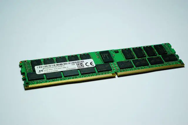 Micron 32GB PC4-19200 DDR4-2400MHz ECC Registered CL17 288-Pin