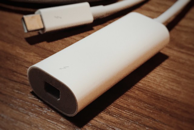 USB-CのThunderbolt2アダプタで新しいMacに移行アシスタントした