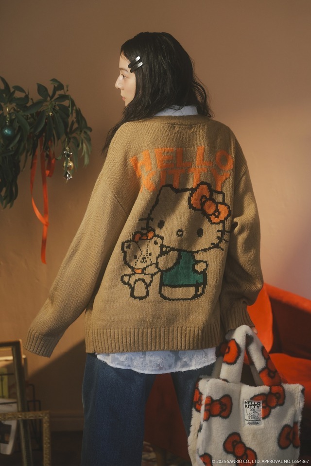 サンリオ」キティ＆Adoコラボ“アドローザトルマリィ”がふわもこコート