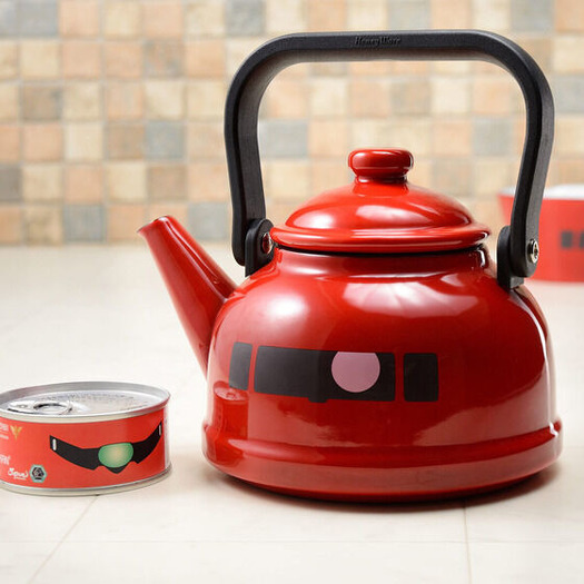 ガンダム」シャア専用の赤い“ケトル”＆“片手鍋”が登場！野営にも大活躍