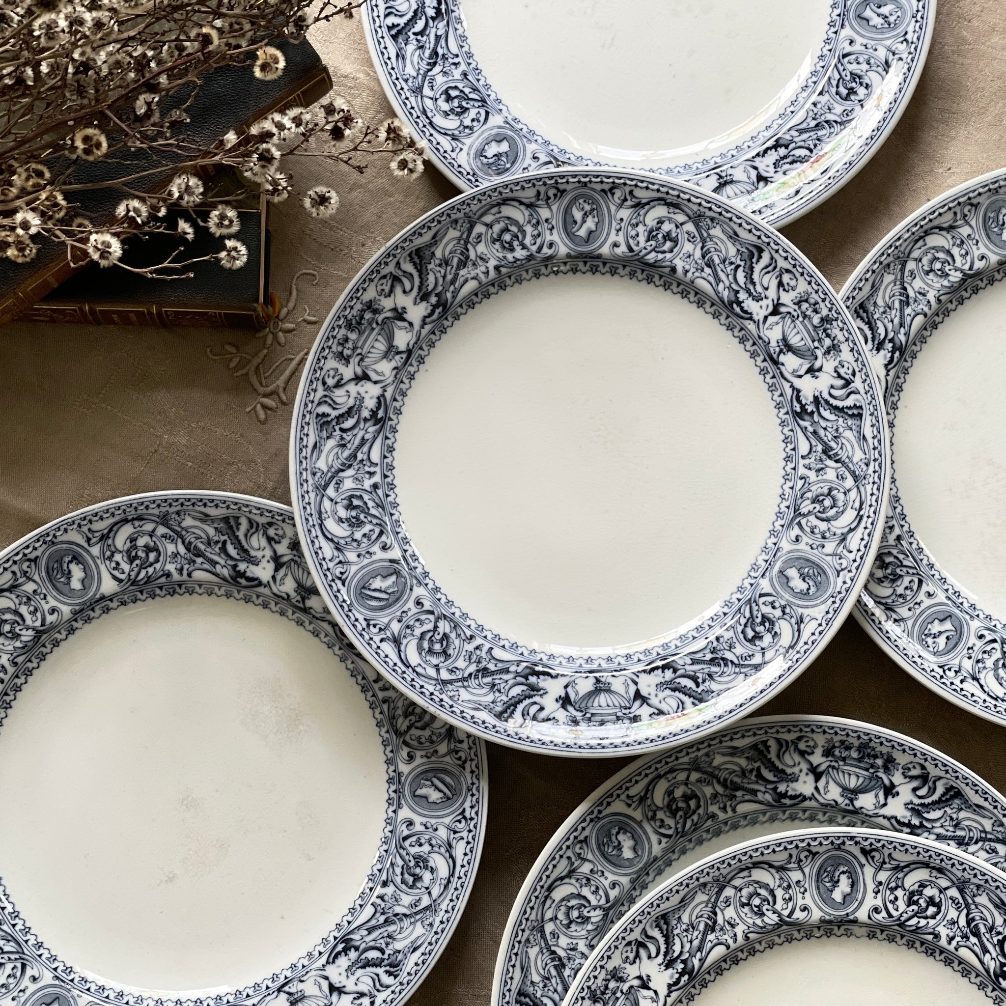 5枚あり！エミールブルジョワが依頼したミントン社平皿（直径24.5cm