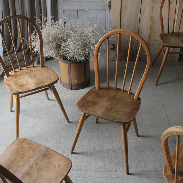 2脚あり！アーコール社フープバックチェア（カスタード） イギリス