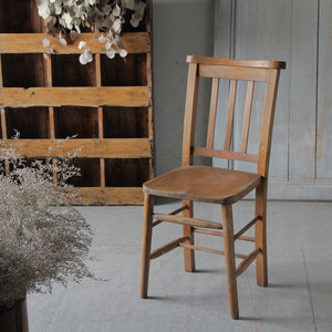 飴色の木肌が可愛いチャーチチェア（高さ83cm） イギリスアンティーク