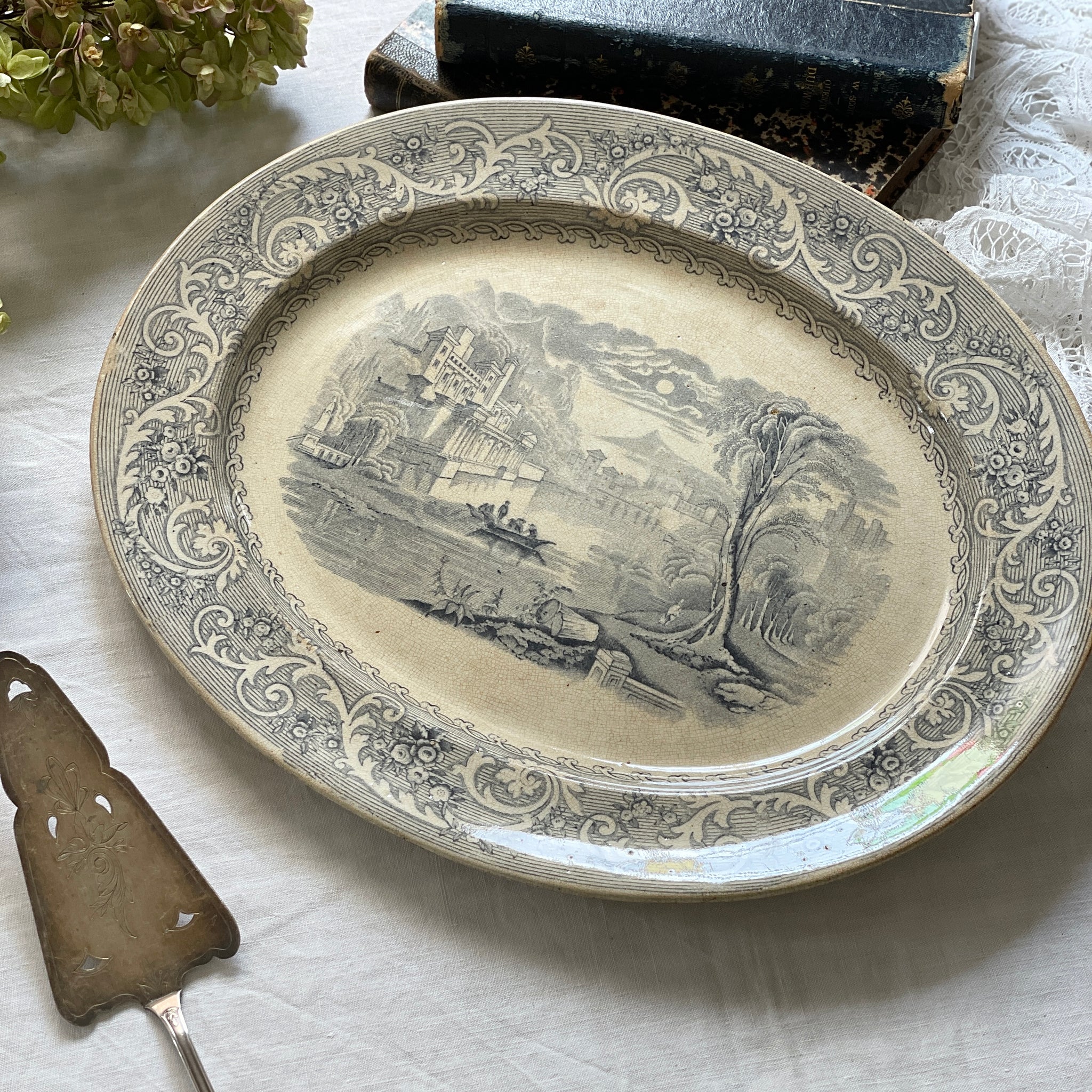 ダベンポート社19世紀オーバル皿Rhine（40.5x33.5cm） イギリス