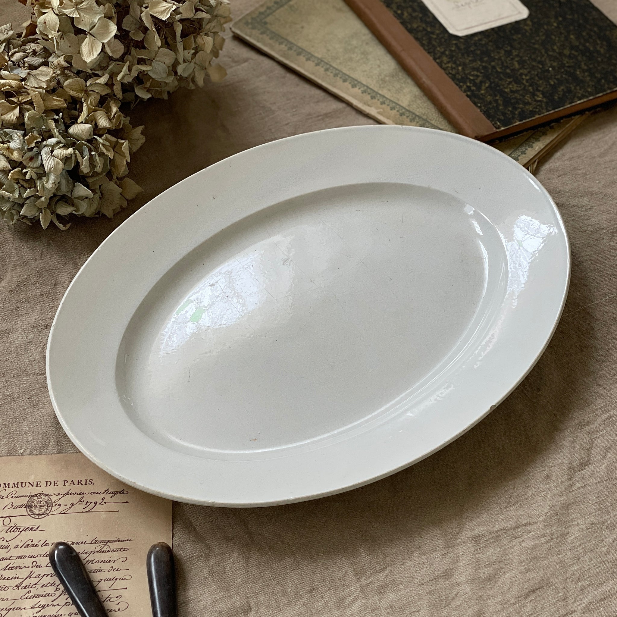 ジアン窯白のオーバルプレート（45x33cm） フランスアンティーク