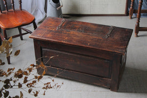 1850年代古い時代の味わい深いのコファー（木箱）高さ89cm フランス