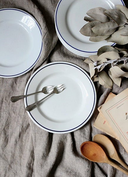 ラスト1枚！フランスアンティーク食器 ブルーラインが入った白いお皿