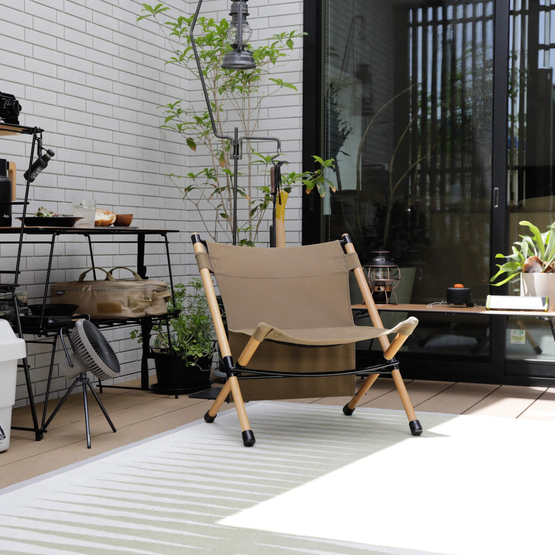 Hang Out｜Pole Low Chair｜ローチェア – チェア・ソファ専門通販