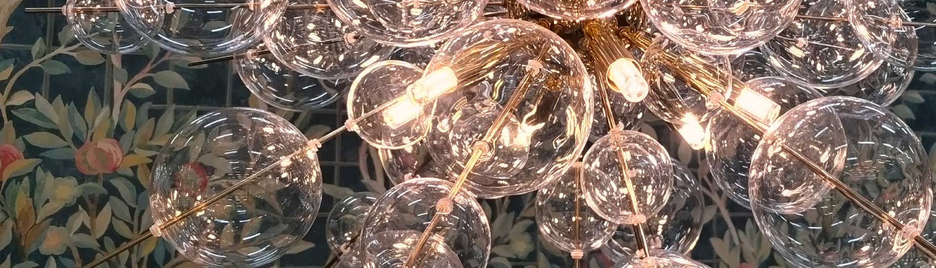 バブルシャンデリアとは？人気の照明を専門店が紹介｜創業60年 河原