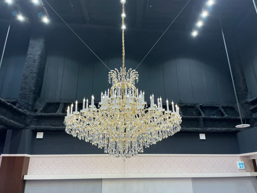 高級シャンデリアの魅力と選び方｜創業60年の照明専門店が紹介【河原