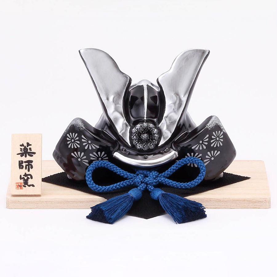 染絵出世兜(漆黒・小) – 中外陶園オンラインストア