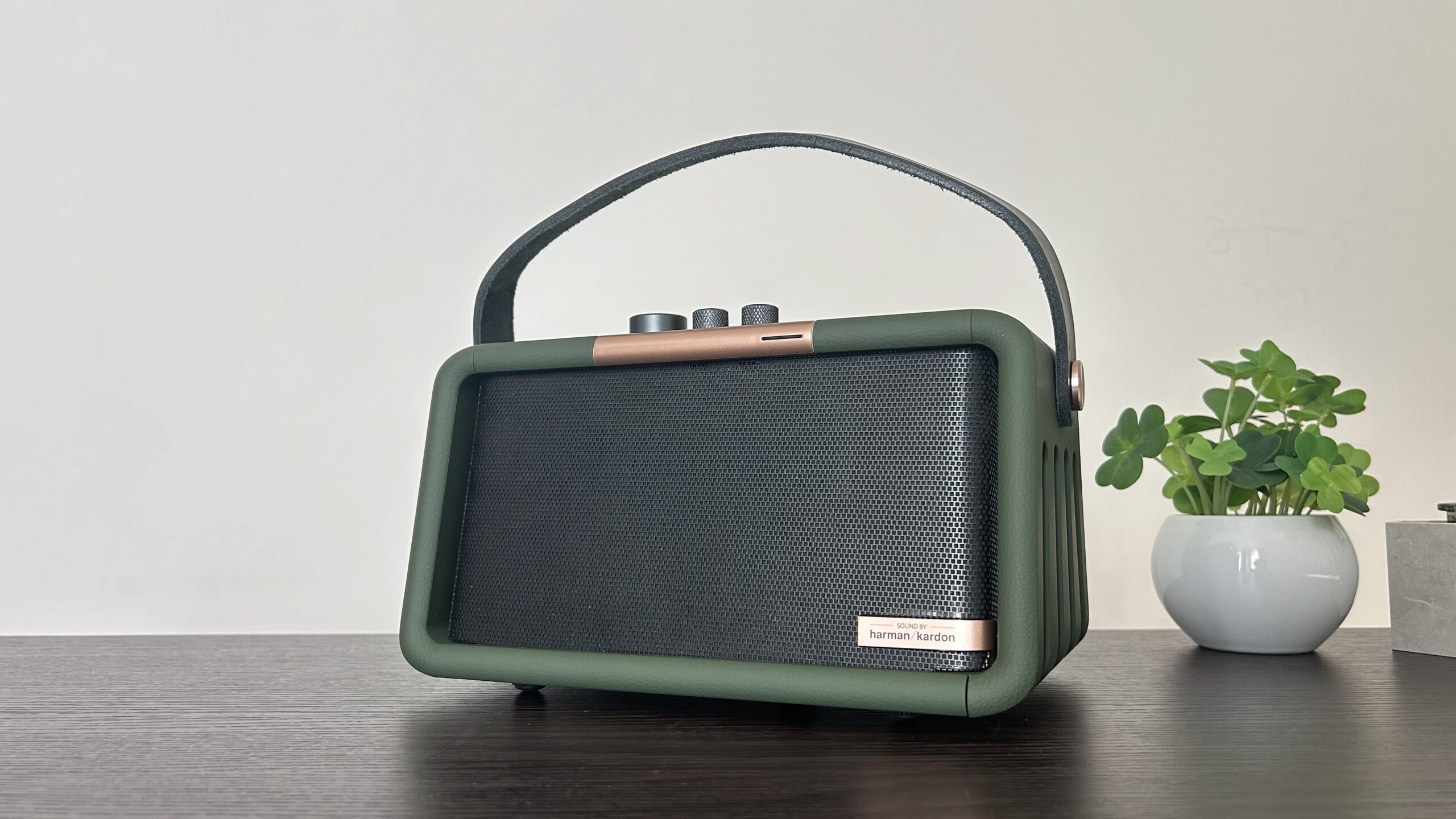 レトロデザインのハイテク機】NOMVDIC X300を徹底レビュー【独自の魅力