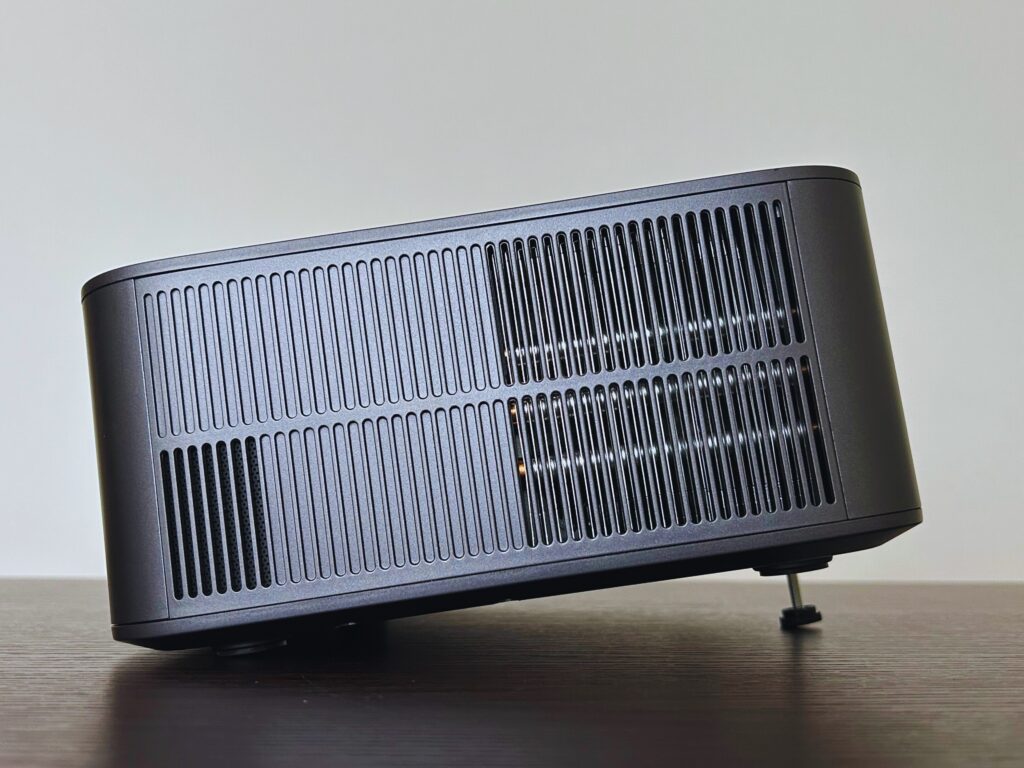 1000ANSIルーメンの格安機】PUTRIMS K12をレビュー【Google TV搭載で