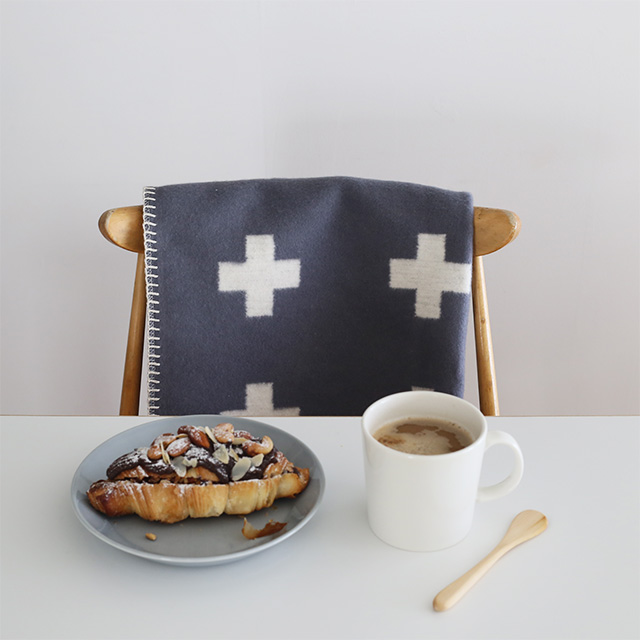 Pia Wallen/ピア・ヴァレン/Crossブランケット(S) COMFOTA 北欧雑貨店