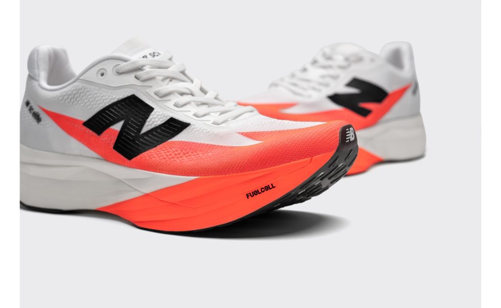 NB公式 - ニュースリリース - レースのために生まれた一足。フル