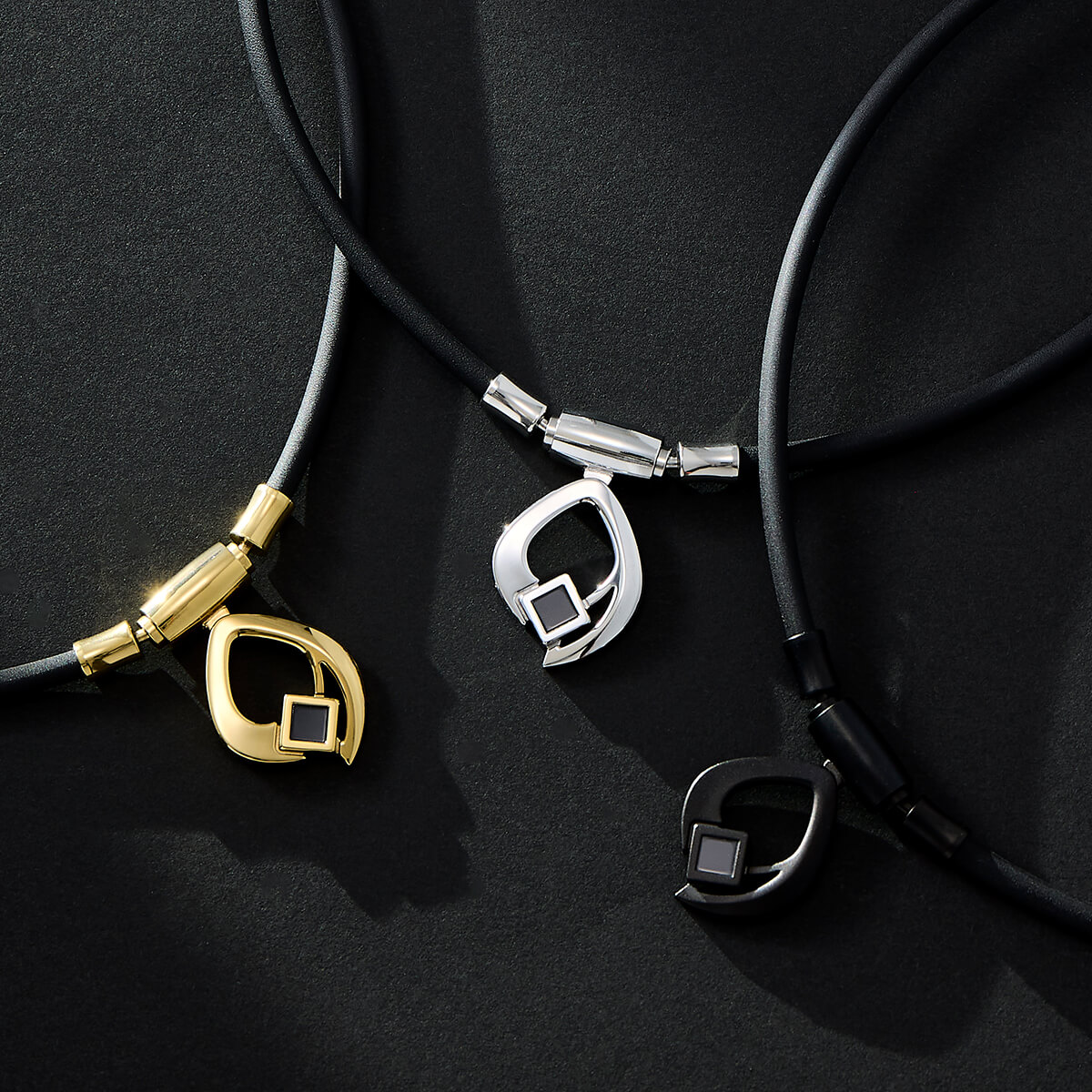 甲斐拓也（野球）も愛用する磁気ネックレス | 契約選手 | コラントッテ