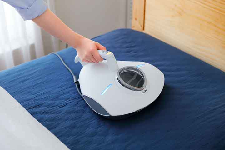 レイコップの「ふとんクリーナー」の効果を検証！ダニやゴミは吸引