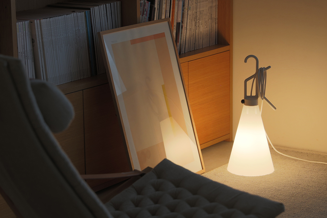 MAYDAY（メイデイ）｜FLOS（フロス）｜テーブルランプ イタリア照明