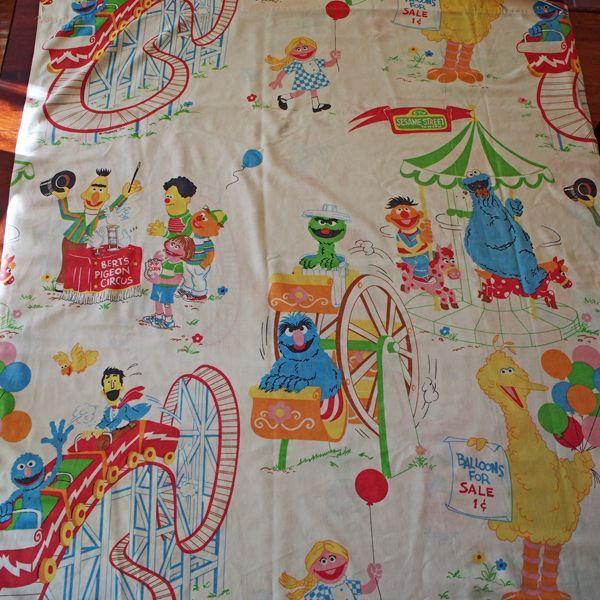 ビンテージシーツ セサミストリート 遊園地柄