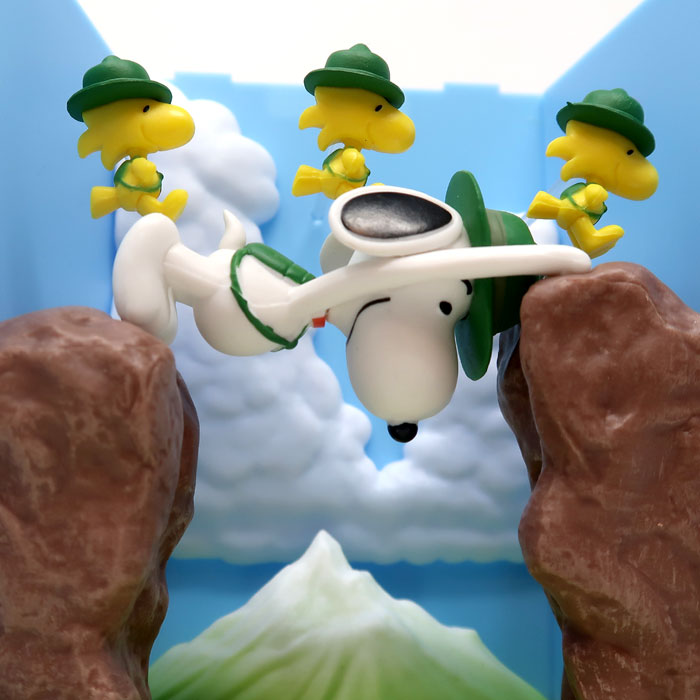 Snoopy & Friends Doghouse from DeAgostini - CollectPeanuts.com