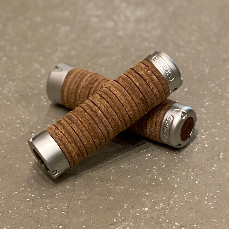 PLUMP LEATHER GRIPS – COG TOKYO