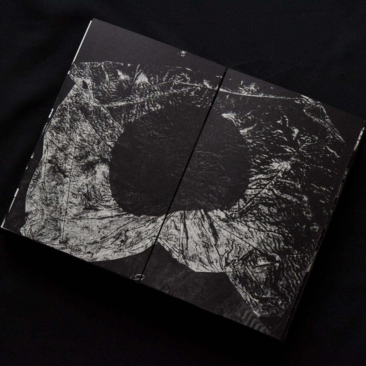 本 :: アート写真集 :: 地図 - 川田喜久治写真集 (2005年復刻版