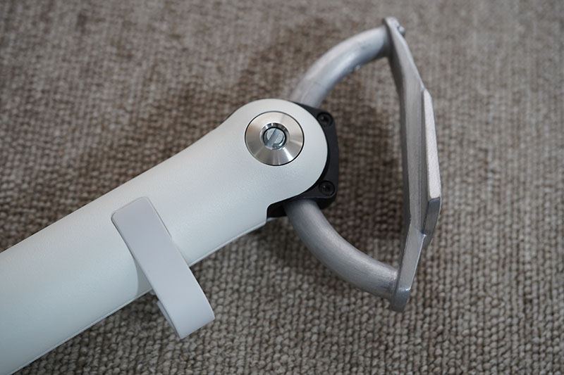 美しすぎる！ハーマンミラー Floモニターアームをレビュー。ブラックと