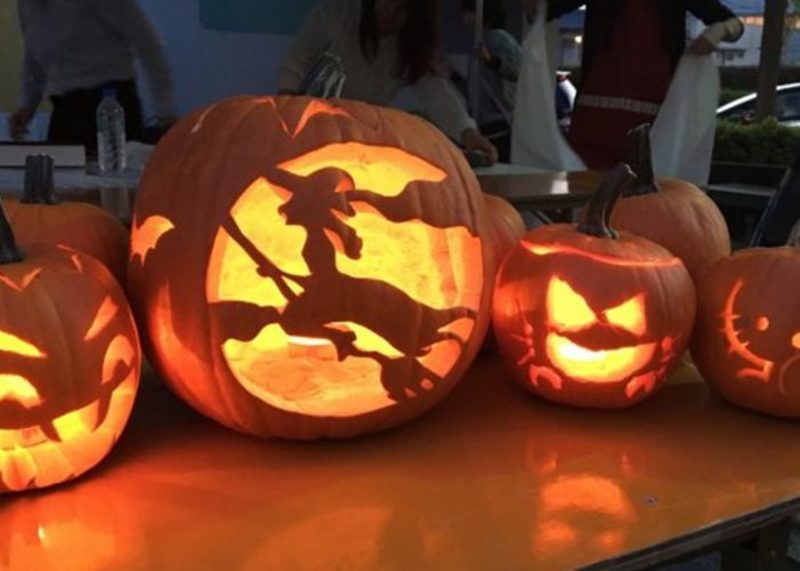 本物のカボチャをくりぬいて作る”ハロウィンかぼちゃ”「ジャックオ