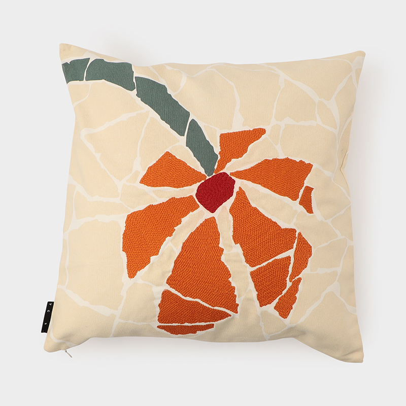 TCS チャーリーシェパード ロックダウンディプティック クッション